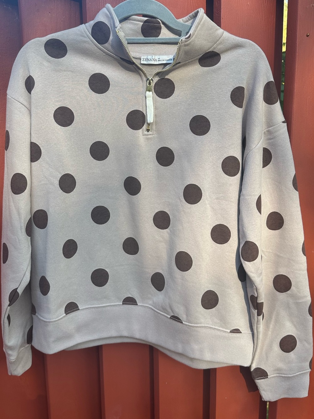 NWOT Zenana Mocha & Brown Polka Dots! Size M. Beautiful quarter zip
